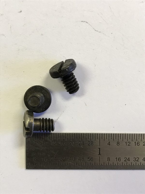 Mossberg .22 receiver plate screw #435-1349