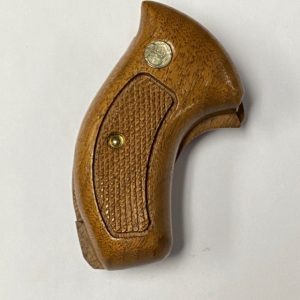 Smith & Wesson old model J frame 1957-1988 round butt checkered walnut grips, ca. 1985 #1033-16300-1