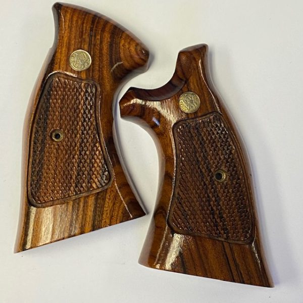 S&W L frame target grip w/screw, checkered Goncalo Alves, beautifully matched pieces of wood, like S&W used to do in the early 1980's, near new #JR6