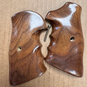 Colt Trooper MKIII, Metropolitan MK III, Lawman MK III, Official Police MK III grip, walnut, Mustang, #987-581572-M-1