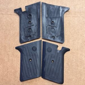 Davis 32 & 380 black plastic grips - early with deep cut inside right panel, #1050-MIS380-33DC
