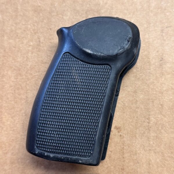 Makarov .380 grip aftermarket rubber made by Pearce, #626-24P