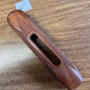 Remington 3200 forend - checkered - special trap, #1056-90979-5 very minor shelf wear with factory defect shape at arrow