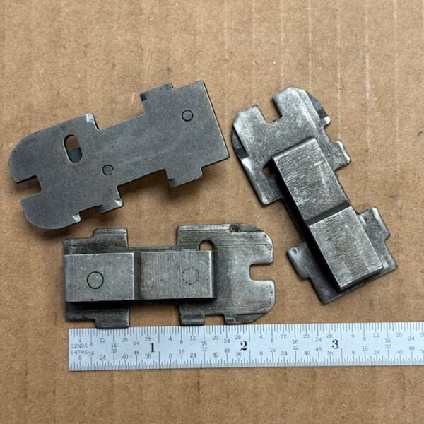 Remington 870 slide assembly - new style - has an extra notch, #1066-92949U-2 check pictures carefully