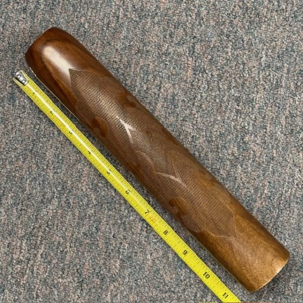 Remington 1100 forend 16 gauge standard frame walnut, #1068-26871U excellent condition