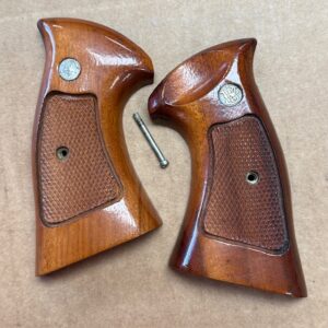 S&W L frame target grip w/screw - checkered Rosewood - 1980’s - great condition #JR1
