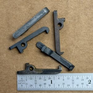 Beretta 1915-1919 .32 extractor, #221-2
